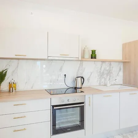 Lägenhet Fiori Boutique Promajna